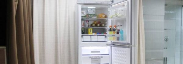 冰箱排水孔在哪里