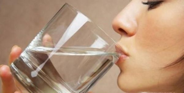 人体一天需要喝多少水