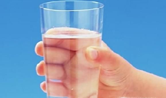 人体一天需要喝多少水