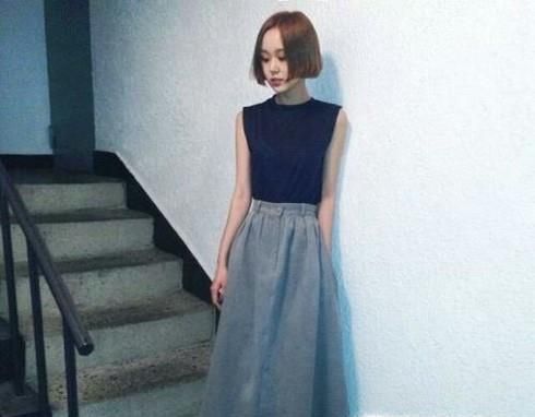 女生穿长裙怎么上洗手间