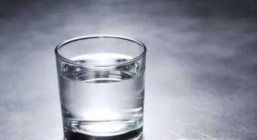 坐飞机避免出现时差反应的小窍门有哪些？