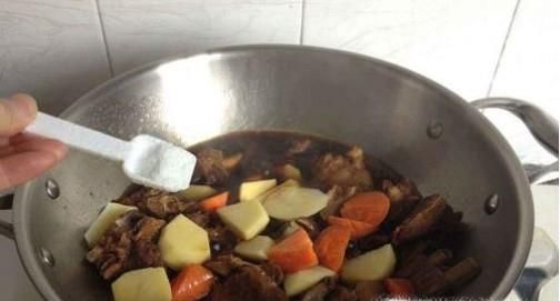 厨房新手做饭需要掌握的基本小常识有哪些？