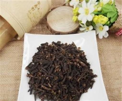 如何自制驱蚊草药包