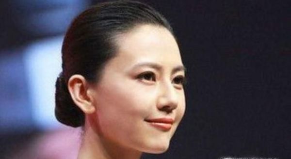 头发往后梳有什么好处？