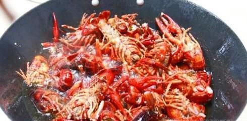 小龙虾吃错易中毒，如何食用才安全？