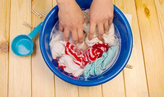 衣服黑点怎么去除