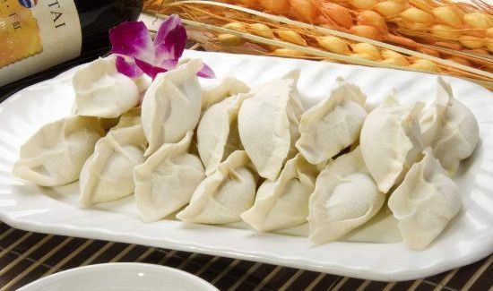 饺子冻成一大坨了怎么分开