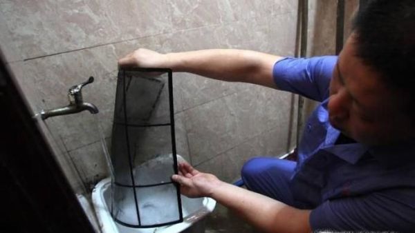 如何自己清理空调内机灰尘