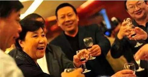 酒桌礼仪及说话技巧