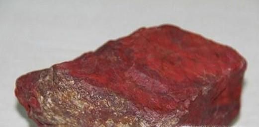 鸡血玉和鸡血石的区别，鸡血石和鸡血玉哪个好