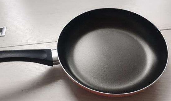 平底锅涂层掉了有毒吗
