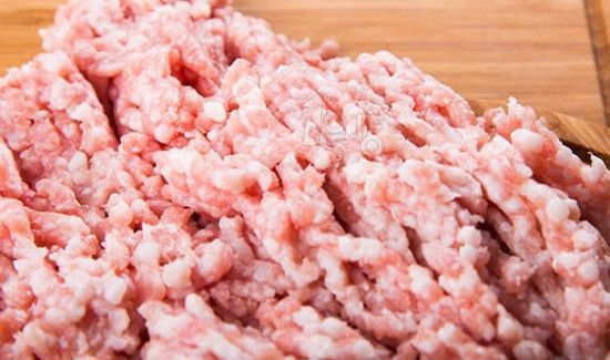肉末下锅怎样才不起坨