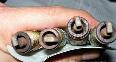 汽车火花塞多少公里换一次合适？