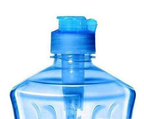 衣服油渍怎样清洗掉