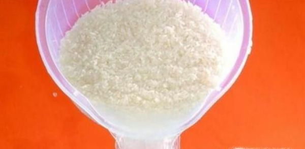 白背心发黄怎么办