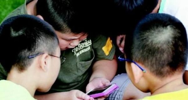 青少年玩手机的危害有哪些