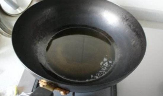 铸铁锅如何开锅