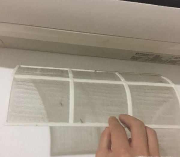 空调过滤网如何拆卸、清洗