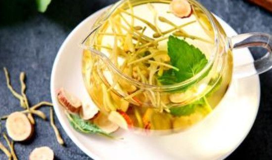 甘草金银花泡水的禁忌