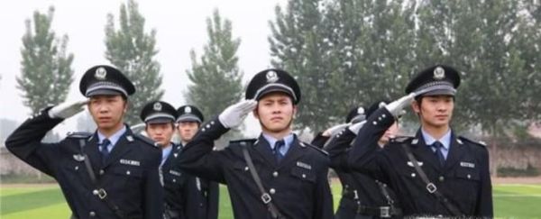 在我们遇到困难的时候我们要怎么办？