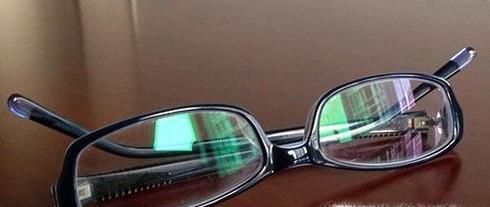 眼镜镜片应该怎么保养？