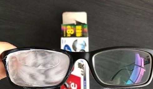 眼镜镜片应该怎么保养？
