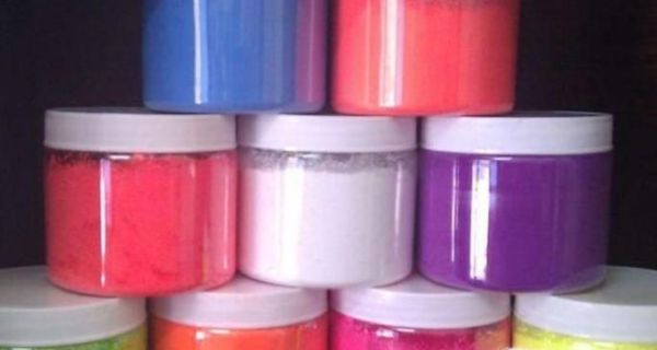 如何在雨伞上画画使颜色不掉