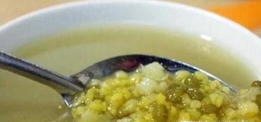 天气这么热, 长了痱子怎么办