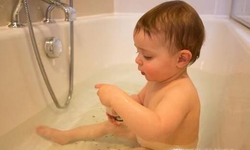 天气这么热, 长了痱子怎么办