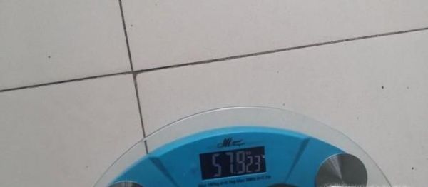 怎样更换人体电子秤电池