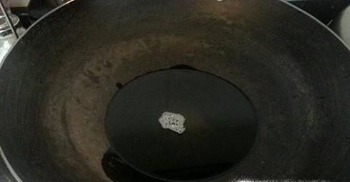 新购买的竹砧板怎样清洗消毒？