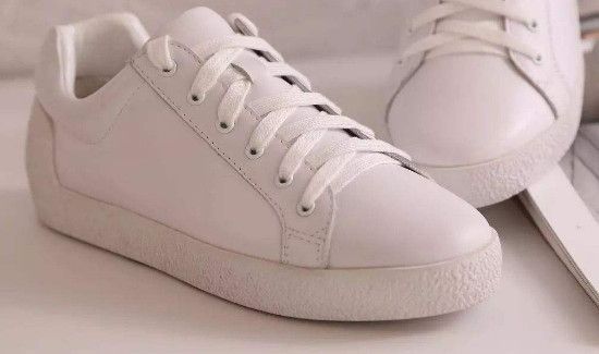 鞋子氧化发黄能清洗回来吗