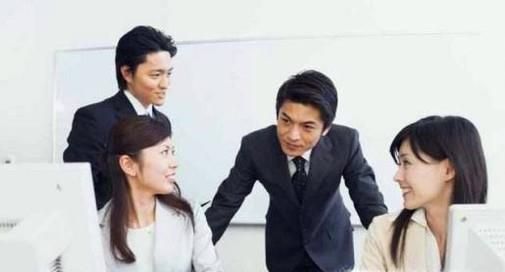 意识到自己不太成熟和别人交往的时候该怎么办？