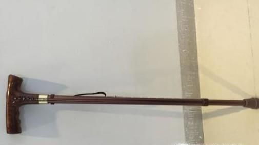 怎么给老人挑选拐杖？