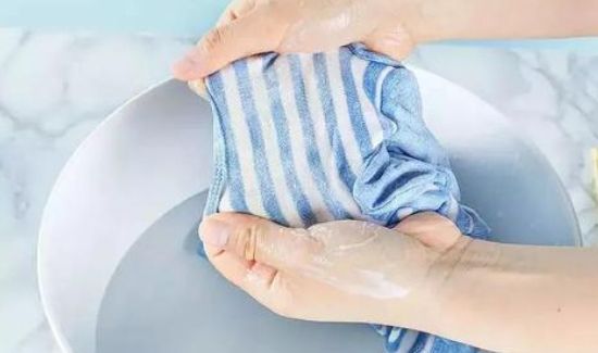 枇杷汁弄到衣服怎么洗干净