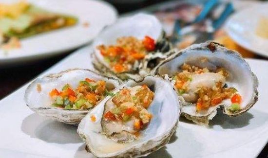 生蚝和啤酒可以同时一起食用吗