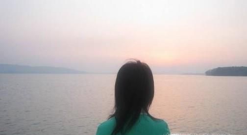 一个人性格古怪表现在哪些方面？