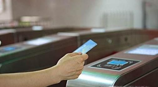 生活中哪些行为表明这个人脸皮很薄？