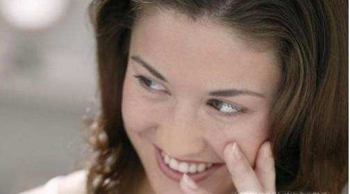 生活中哪些行为表明这个人脸皮很薄？