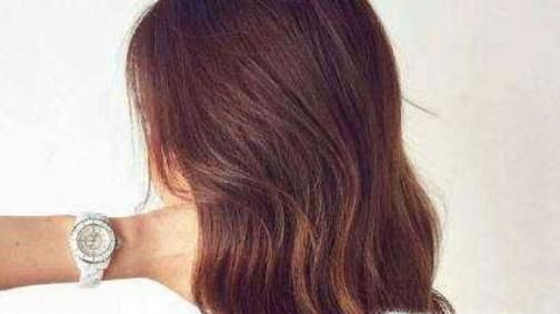 生活中哪些做法容易导致大量脱发？