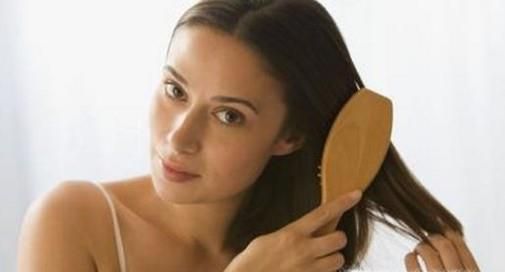 生活中哪些做法容易导致大量脱发？