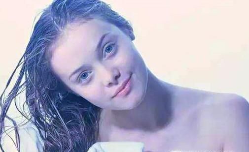 生活中哪些做法容易导致大量脱发？