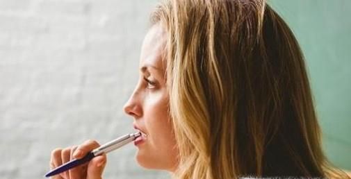 一个人太过于独特，行为上会有哪些表现？