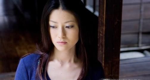 一个人太过于独特，行为上会有哪些表现？