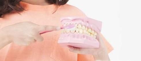 第一次戴假牙需要注意什么？