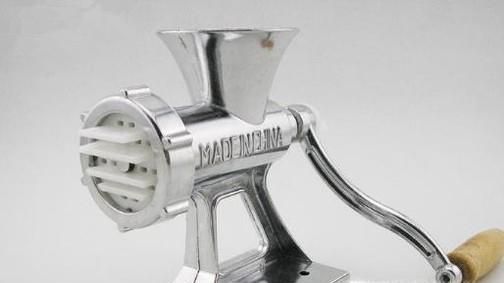 如何挑选手动绞肉机？