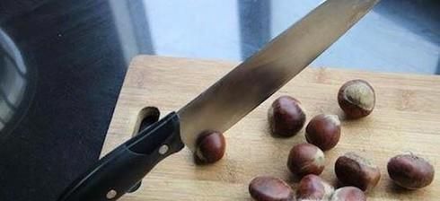怎么快速去除生板栗皮