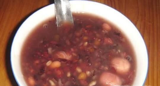 晚上失眠怎么办？失眠吃什么食物好