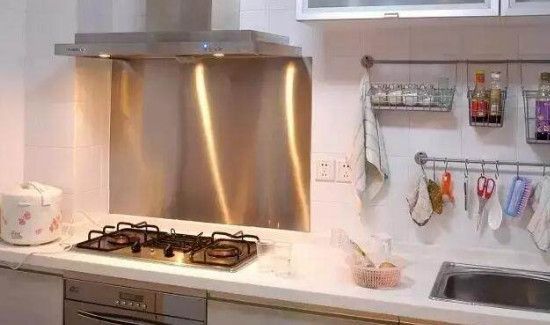 怎么防止油烟到墙上