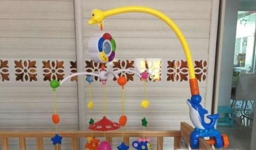 婴儿床挂摇铃应该怎么选购？